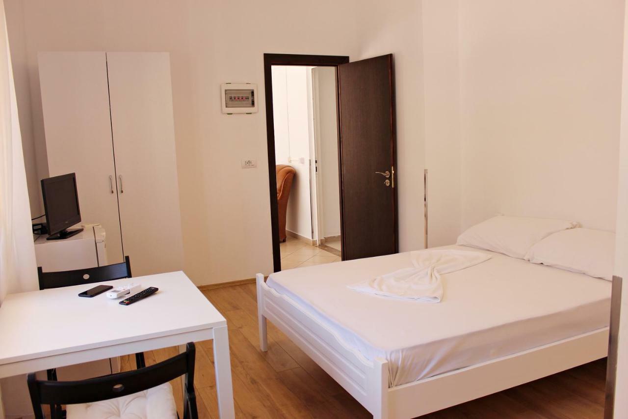Hercules House Hotel Sarande Bagian luar foto