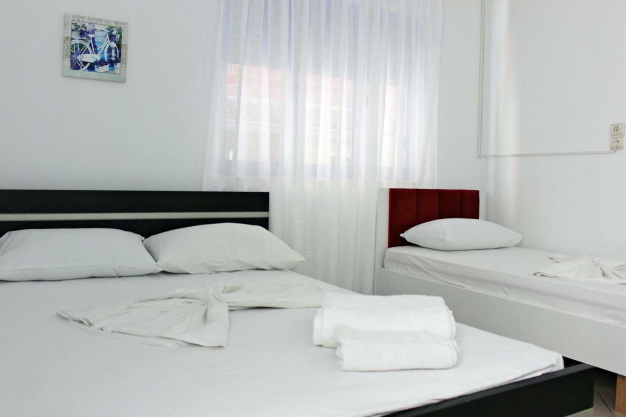 Hercules House Hotel Sarande Bagian luar foto
